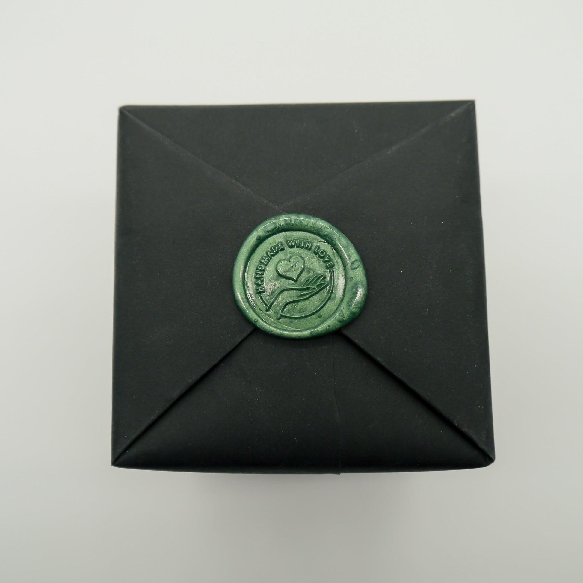 Seasonal Gift Wrapping | The Perfect Finishing Touch for your Gifts